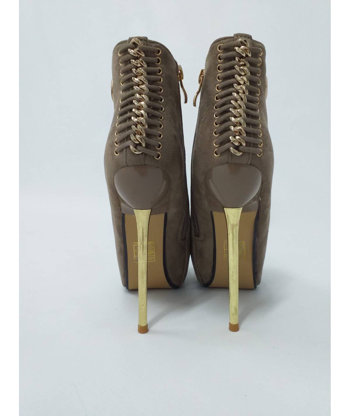 BOTIN CUERDA CADENA DETRAS