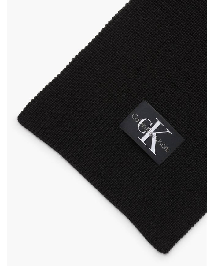 BUFANDA CALVIN KLEIN MONOLOGO