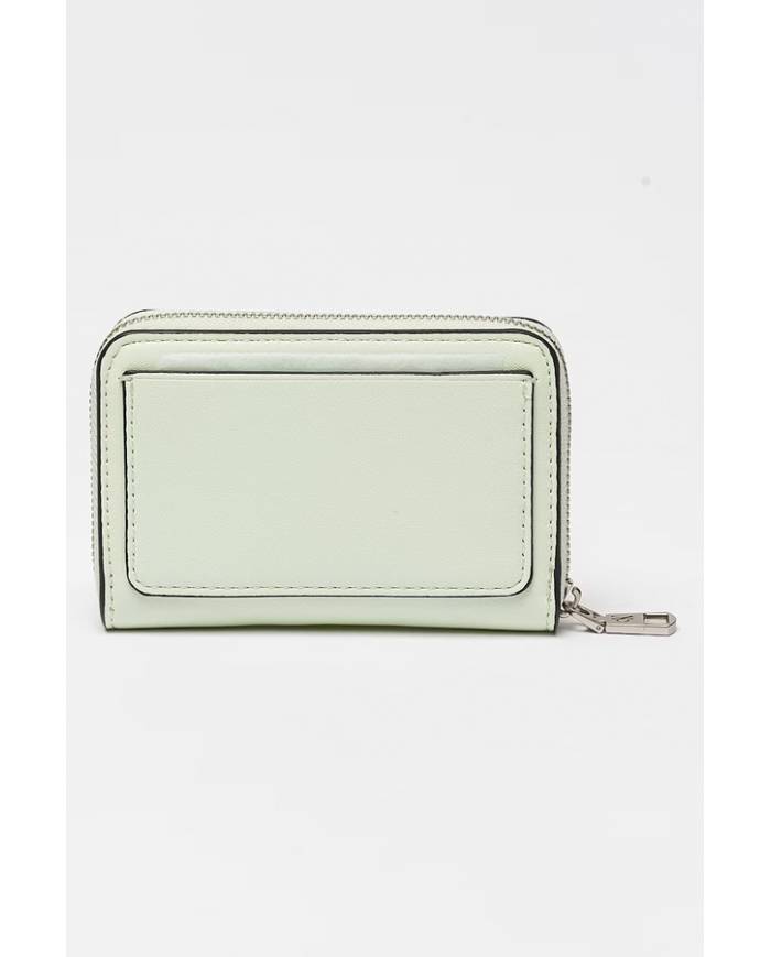 Cartera Calvin Klein sculpted around