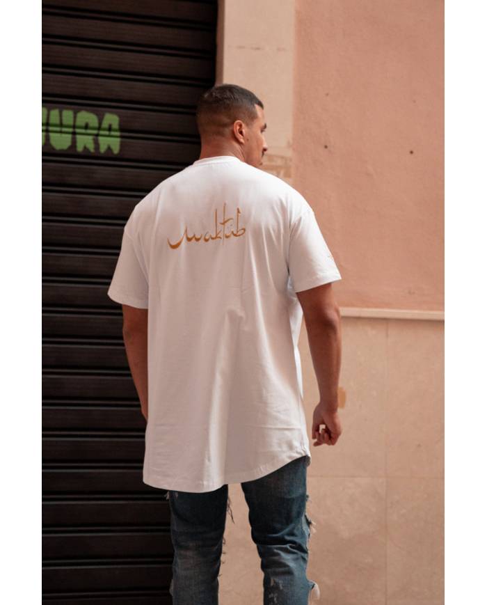 Camiseta Dara Caro Maktüb oversize