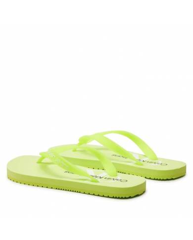 Chancla Calvin Klein beach monologo