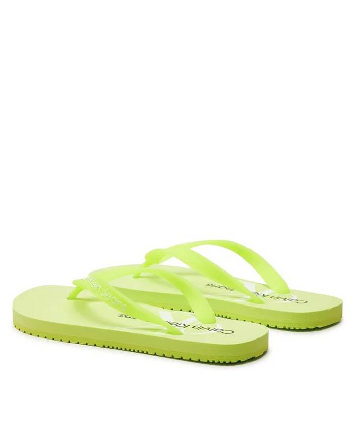 Chancla Calvin Klein beach monologo