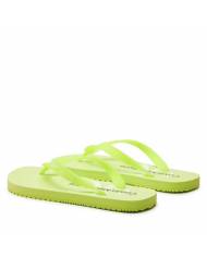 Chancla Calvin Klein beach monologo