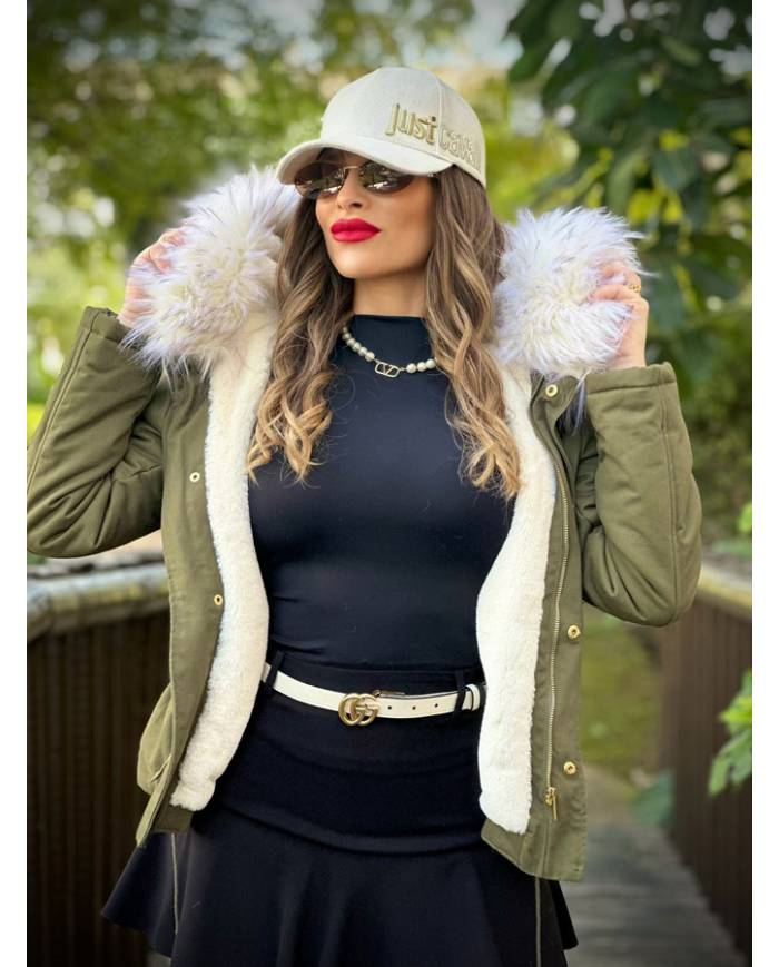 PARKA CAPUCHA PELO CORTA