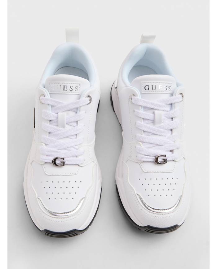 Deportiva Guess Helada