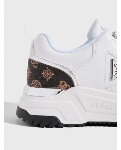 Deportiva Guess Helada