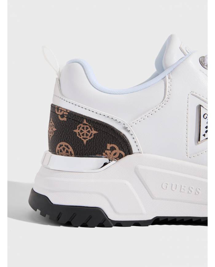 Deportiva Guess Helada